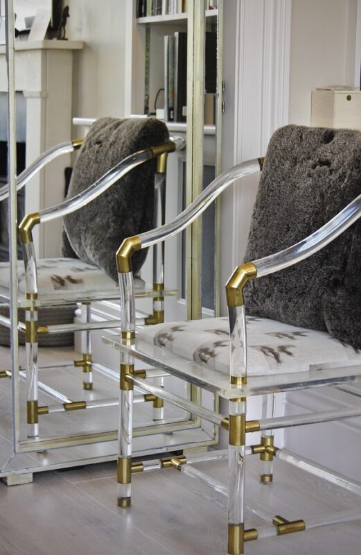 Acrylic Furniture That Warms Up Any Room — Not Just for Minimalists 7 p40966153