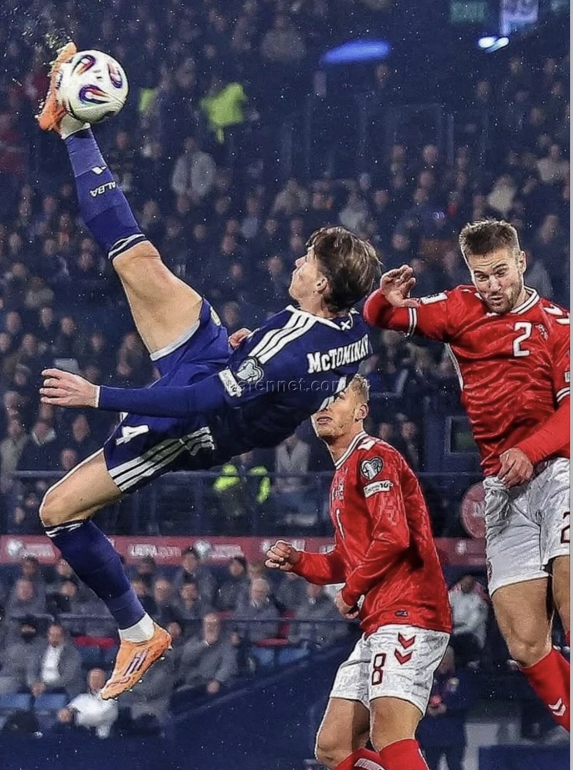 Custom Hand-Painted Football Action Oil Painting | Spectacular Bicycle Kick | Dafen Village Oil Painting Studio